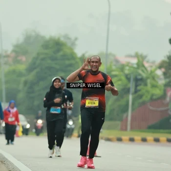Runner Photo 7049683