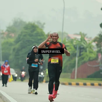 Runner Photo 7049689