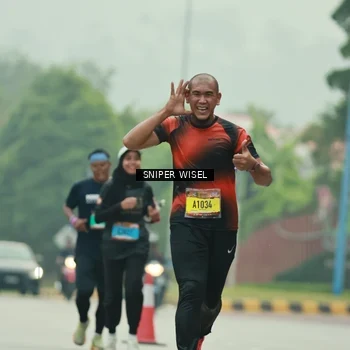 Runner Photo 7049693