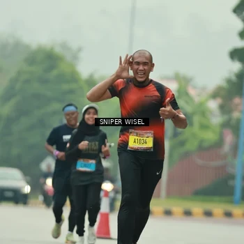 Runner Photo 7049695