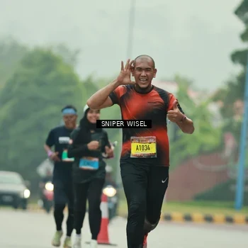 Runner Photo 7049697