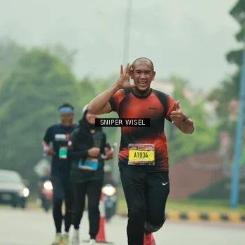 Runner Photo 7049699