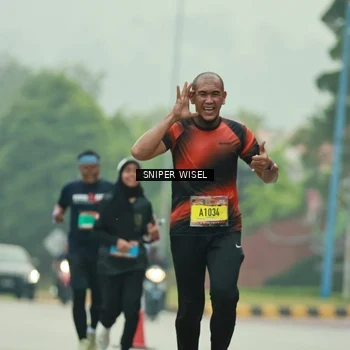 Runner Photo 7049700