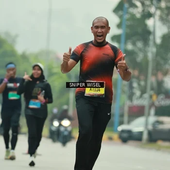 Runner Photo 7049705