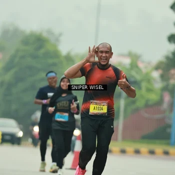 Runner Photo 7049708