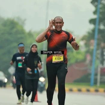 Runner Photo 7049710