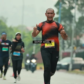 Runner Photo 7049711