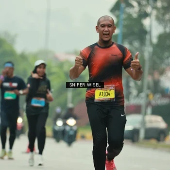 Runner Photo 7049714