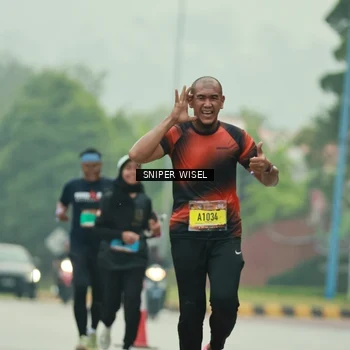 Runner Photo 7049716