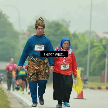 Runner Photo 7049773
