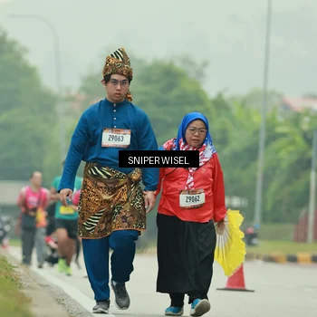 Runner Photo 7049775