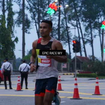Runner Photo 7051035
