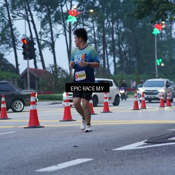 Runner Photo 7051046