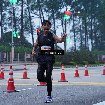 Runner Photo 7051054