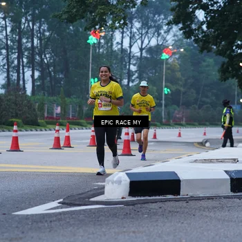 Runner Photo 7051055