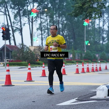 Runner Photo 7051111