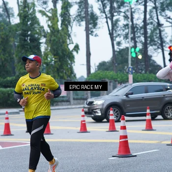 Runner Photo 7051201