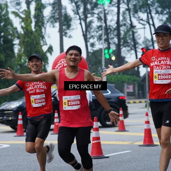 Runner Photo 7051234