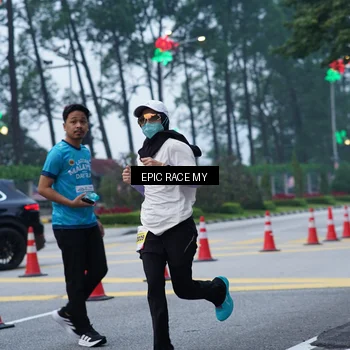 Runner Photo 7051237
