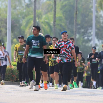 Runner Photo 7051273