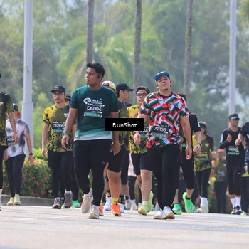 Runner Photo 7051275