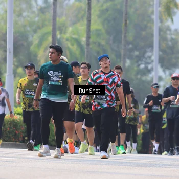 Runner Photo 7051284
