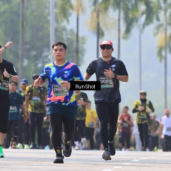Runner Photo 7051291