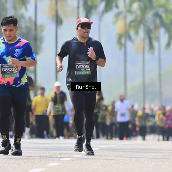 Runner Photo 7051306
