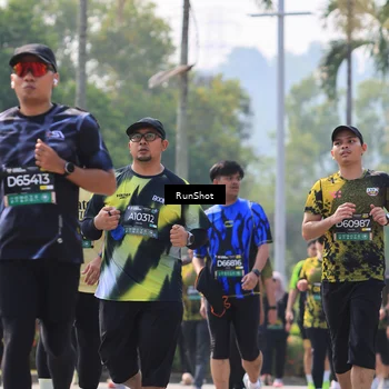 Runner Photo 7051320