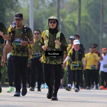 Runner Photo 7051336