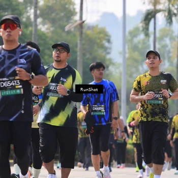 Runner Photo 7051345