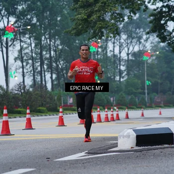 Runner Photo 7051366
