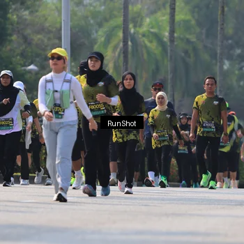 Runner Photo 7051415