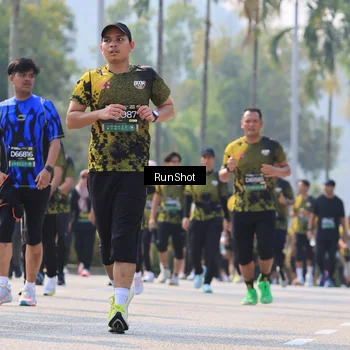 Runner Photo 7051423