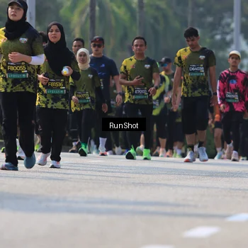 Runner Photo 7051444