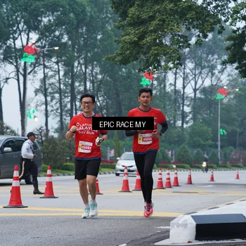 Runner Photo 7051472