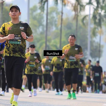 Runner Photo 7051533