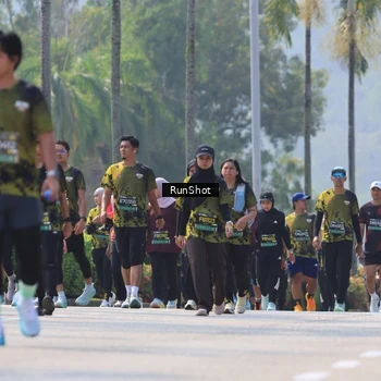 Runner Photo 7051577