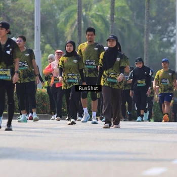 Runner Photo 7051598