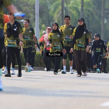 Runner Photo 7051603