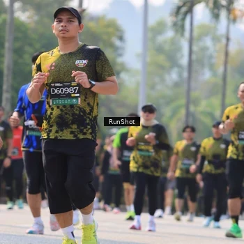 Runner Photo 7051604