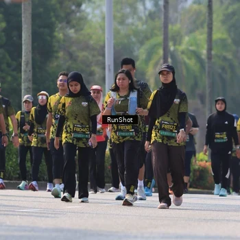Runner Photo 7051619