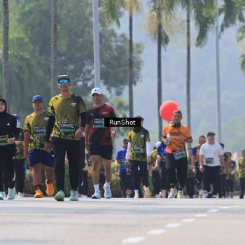 Runner Photo 7051640