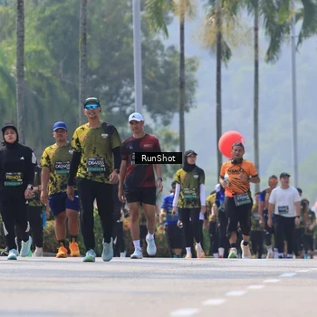 Runner Photo 7051642