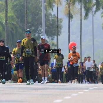 Runner Photo 7051644