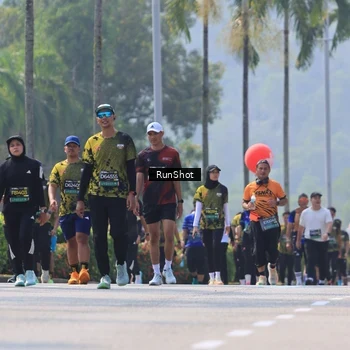 Runner Photo 7051645