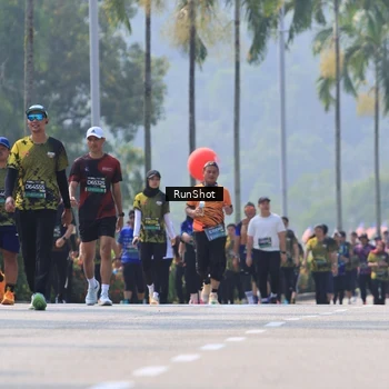 Runner Photo 7051646