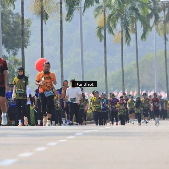 Runner Photo 7051650