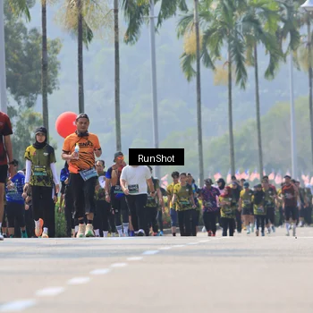Runner Photo 7051653
