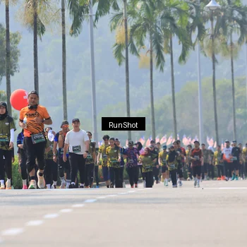 Runner Photo 7051662